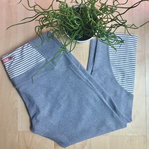 Workout Leggings w/ Light Grey & White Stripes